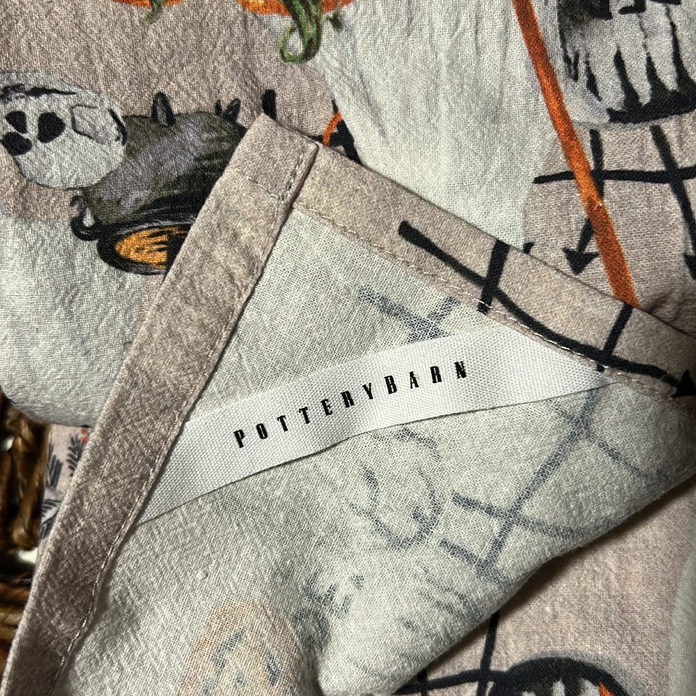 Pottery Barn Scary Squad Kitchen Towels BNWT - Picture 4 of 4